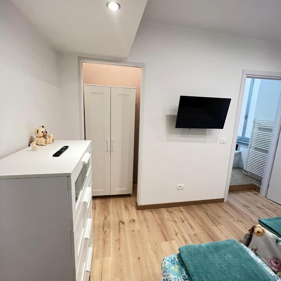 Alla Scalinata Del Teatro Rossetti Confort Suites Parcheggio Trieste Ngoại thất bức ảnh