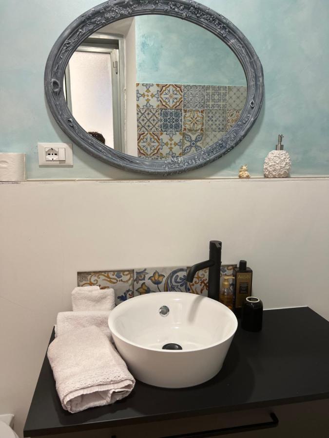 Alla Scalinata Del Teatro Rossetti Confort Suites Parcheggio Trieste Ngoại thất bức ảnh