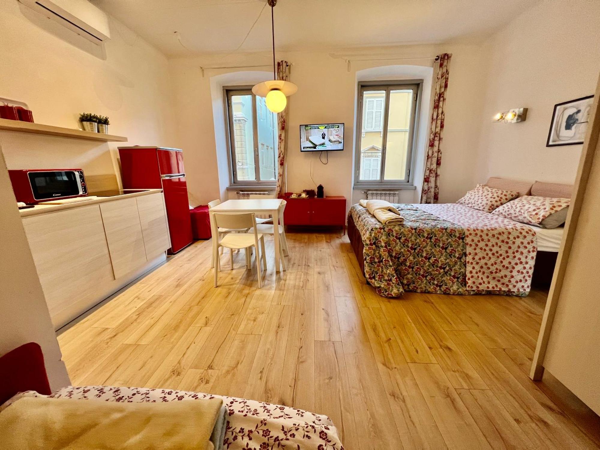 Alla Scalinata Del Teatro Rossetti Confort Suites Parcheggio Trieste Ngoại thất bức ảnh
