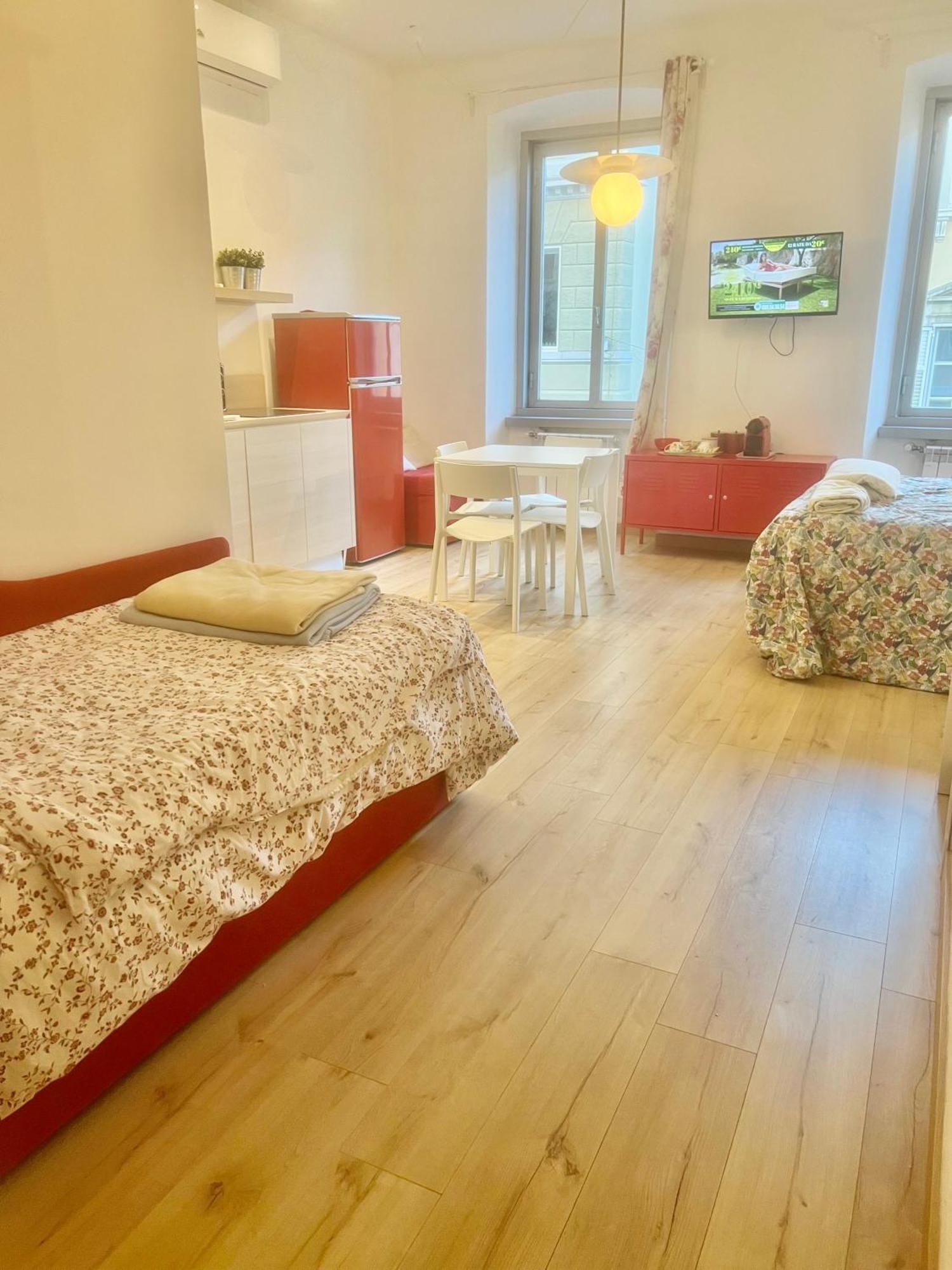 Alla Scalinata Del Teatro Rossetti Confort Suites Parcheggio Trieste Ngoại thất bức ảnh
