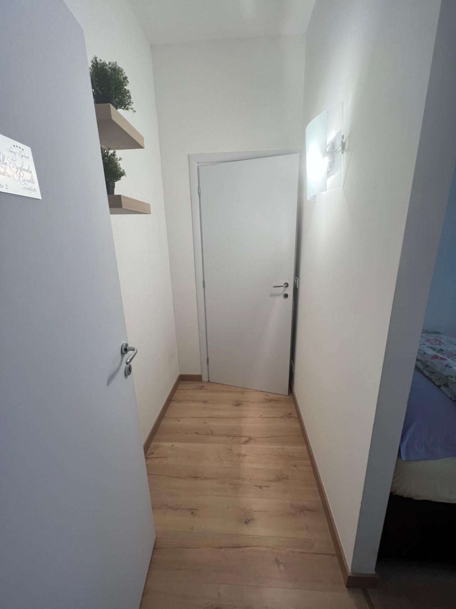 Alla Scalinata Del Teatro Rossetti Confort Suites Parcheggio Trieste Ngoại thất bức ảnh