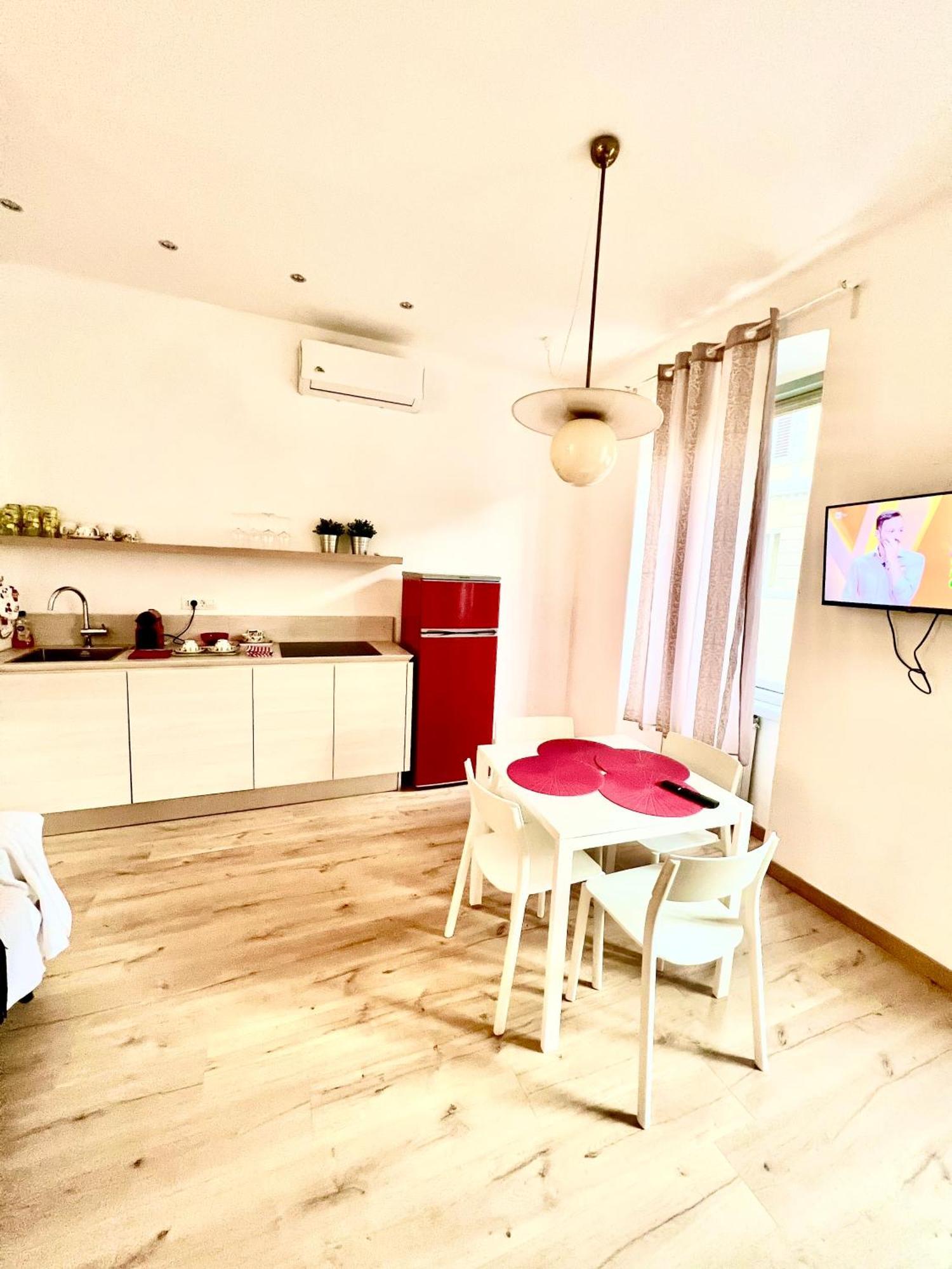 Alla Scalinata Del Teatro Rossetti Confort Suites Parcheggio Trieste Ngoại thất bức ảnh