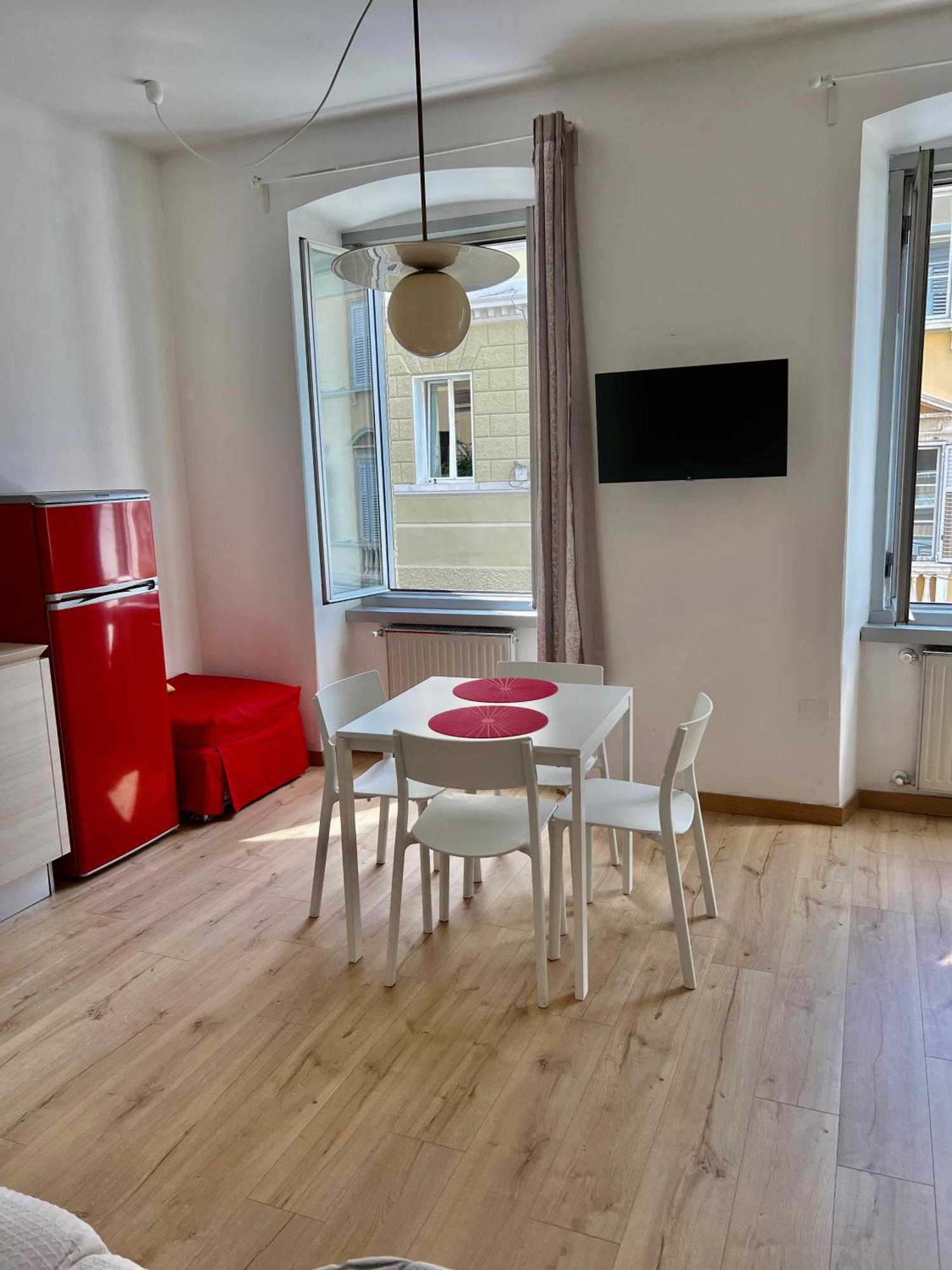 Alla Scalinata Del Teatro Rossetti Confort Suites Parcheggio Trieste Ngoại thất bức ảnh